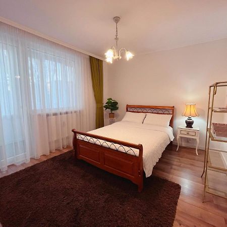 Niran Apartament Орадя Экстерьер фото