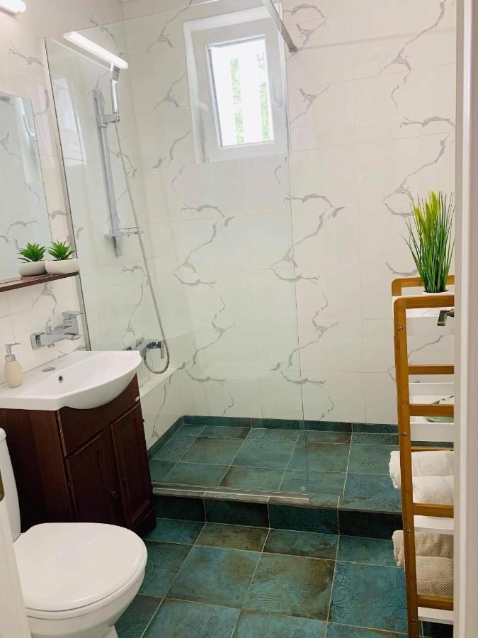 Niran Apartament Орадя Экстерьер фото